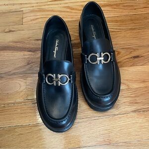 Ferragamo Rolo Embellished Leather Loafers - Black 6.5